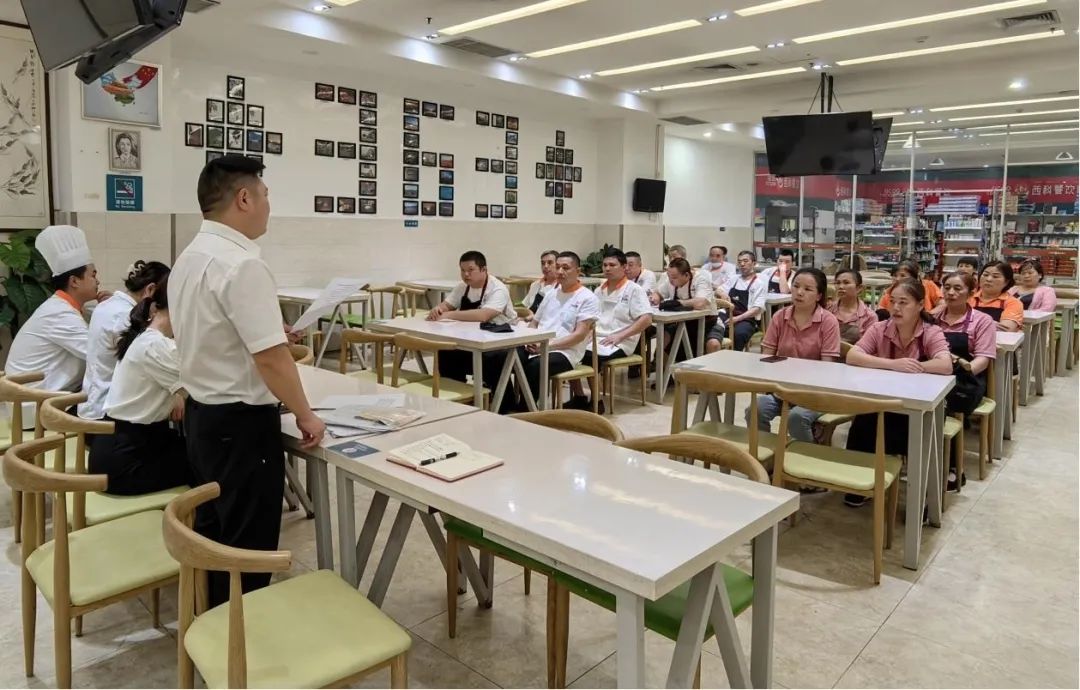 严守清静关！尊龙百家乐人生就是博餐饮集团开展秋季食堂清静专项检查事情